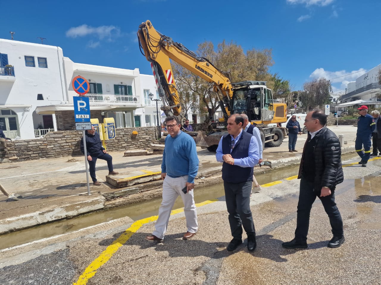 Αυτοψία στο νησί της Πάρου από τον Υφυπουργό Κλιματικής Κρίσης και Πολιτικής Προστασίας Κώστα Κατσαφάδο