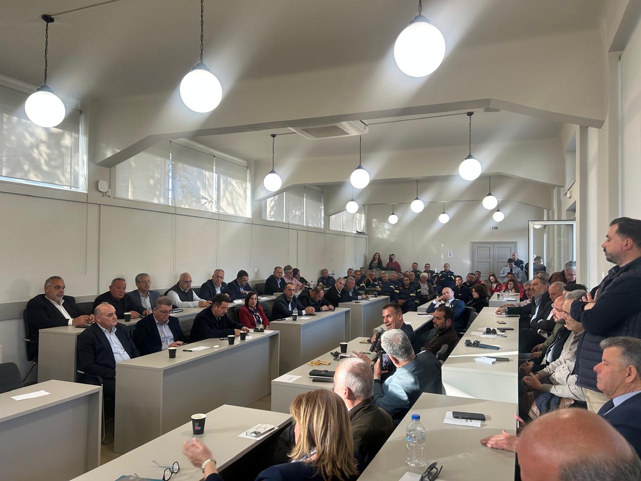 Ευρεία σύσκεψη για την προετοιμασία της αντιπυρικής περιόδου στην Περιφέρεια Πελοποννήσου